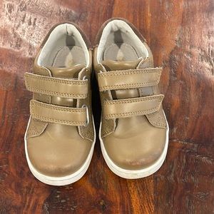 Used condition L’Amour shoes size 8